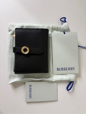 Burberry Black Leather Compact Wallet/card wallet